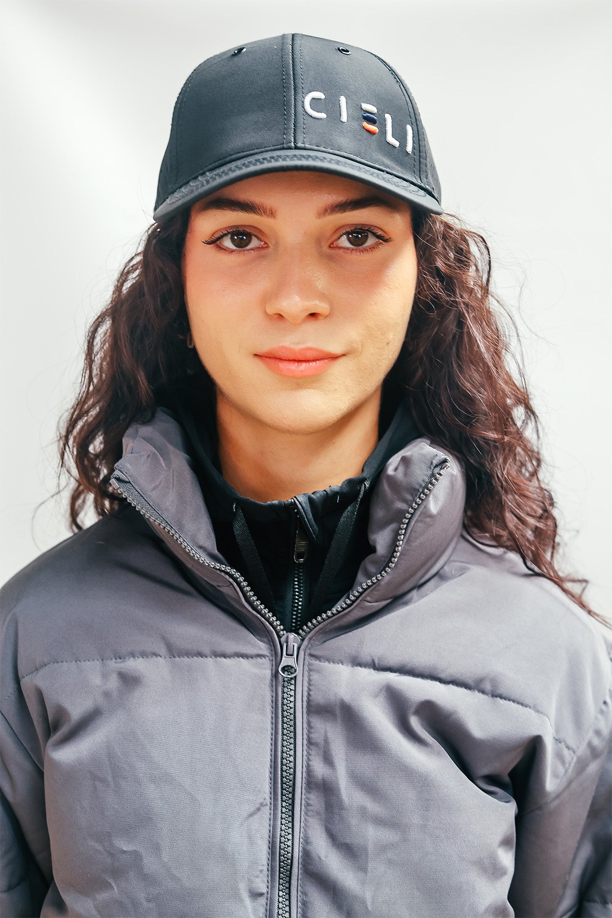 cieli equestrian peak cap black with embroidery