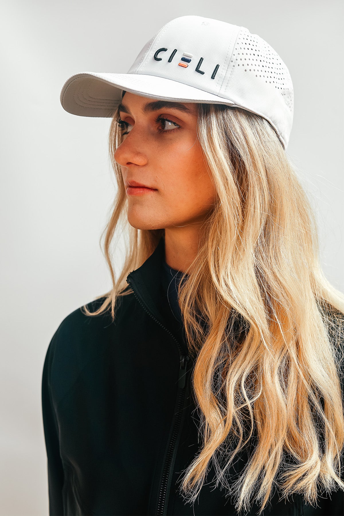 cieli equestrian peak cap white with embroidery