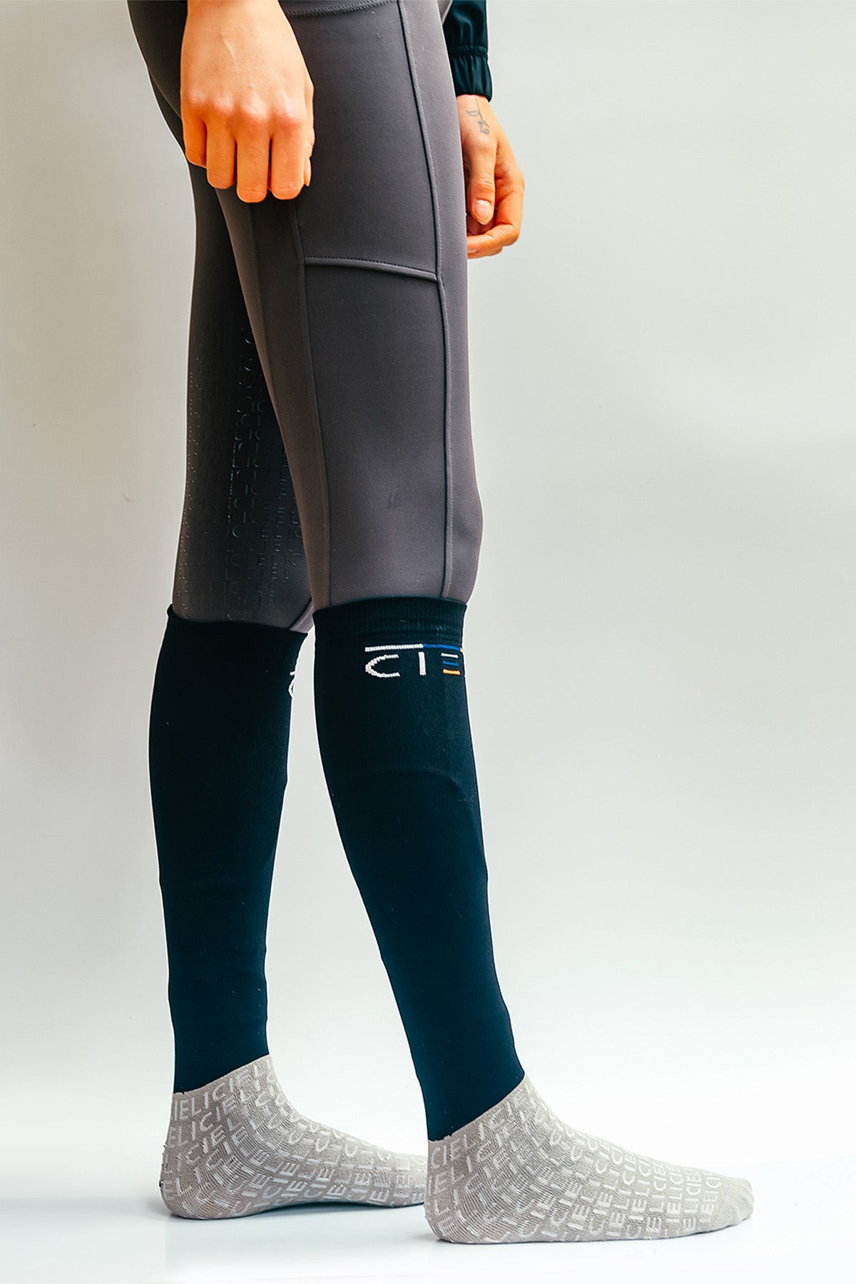 equestrian knee high stocking riding socks in black
